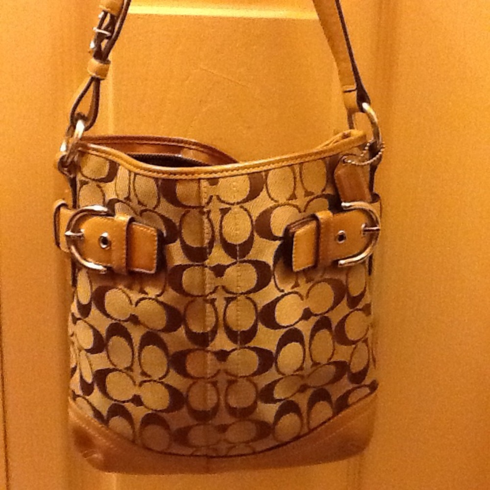 Original coach shoulder bag. Great condition